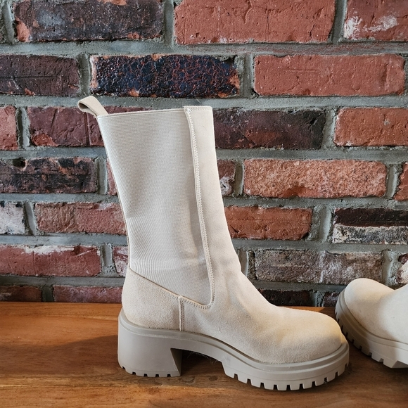 Steve Madden Hesitant Suede Chunky Mid Shaft Boots Size 8 in Sand - Picture 6 of 11